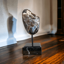 Afbeelding in Gallery-weergave laden, Agaat op marmer voet - BraShiDa Gallery | Art from Mother Nature