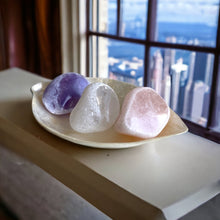 Afbeelding in Gallery-weergave laden, Gouden Driehoek op schelpen schaal 2 | BraShiDa Gallery