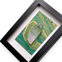 Load image into Gallery viewer, Bergkristal in lijst | Midori #1 - BraShiDa Gallery | Art from Mother Nature
