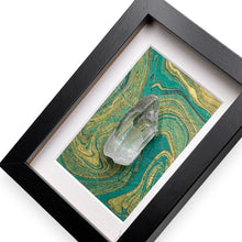 Load image into Gallery viewer, Bergkristal in lijst | Midori #6 - BraShiDa Gallery | Art from Mother Nature
