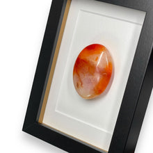 Load image into Gallery viewer, Carneool in lijst #2 - BraShiDa Gallery | Art from Mother Nature
