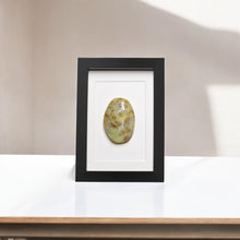 Load image into Gallery viewer, Groene Opaal in Lijst - BraShiDa Gallery | Art from Mother Nature
