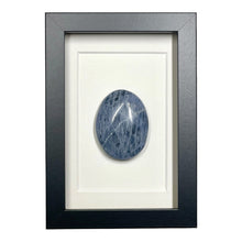 Load image into Gallery viewer, Sodaliet in lijst - BraShiDa Gallery | Art from Mother Nature
