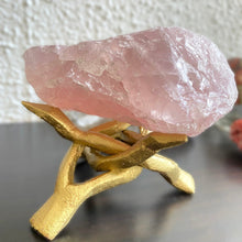 Load image into Gallery viewer, Rozenkwarts op standaard - BraShiDa | Stone Gallery
