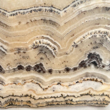 Afbeelding in Gallery-weergave laden, Silver Lace Onyx - BraShiDa | Stone Gallery
